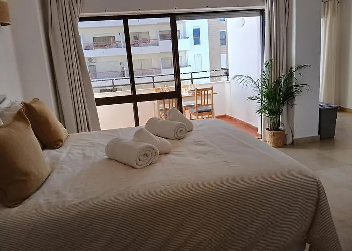 With Terrace, Ideal For Couples And Long Apartment *