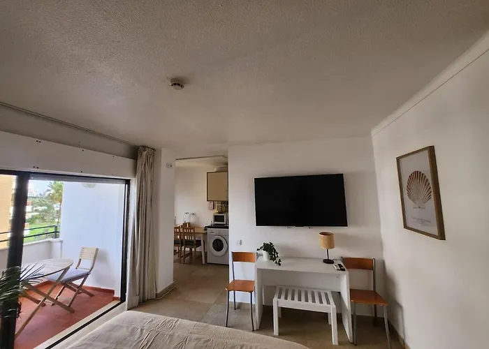 With Terrace, Ideal For Couples And Long Portimao