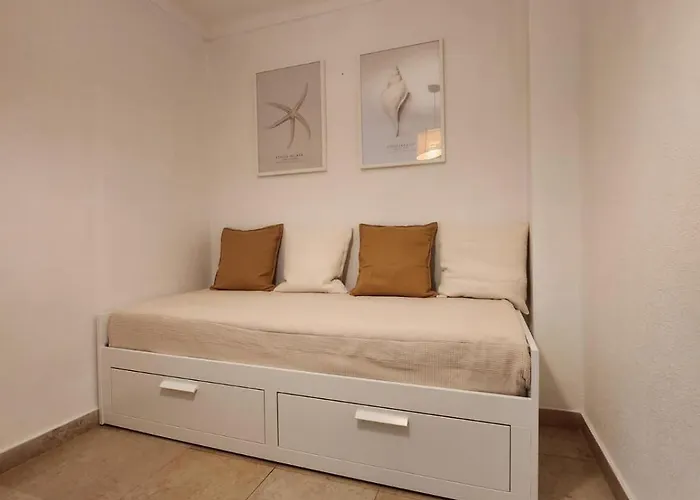 Apartment With Terrace, Ideal For Couples And Long