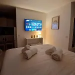 With Terrace, Ideal For Couples And Long Apartament *