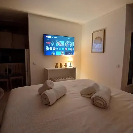 With Terrace, Ideal For Couples And Long Apartman *