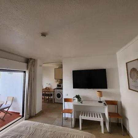 With Terrace, Ideal For Couples And Long Portimão