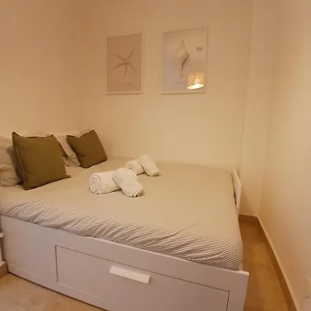 With Terrace, Ideal For Couples And Long * Portimão