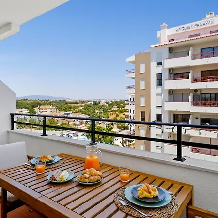 With Terrace, Ideal For Couples And Long Portimão