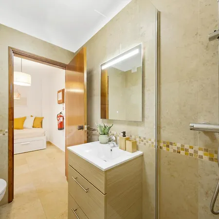 With Terrace, Ideal For Couples And Long Apartman