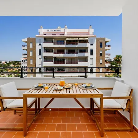 With Terrace, Ideal For Couples And Long Portimão