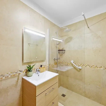 With Terrace, Ideal For Couples And Long Apartman *