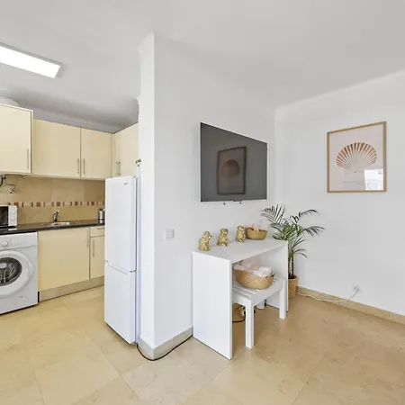 With Terrace, Ideal For Couples And Long * Portimão