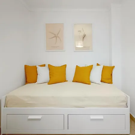 Apartman With Terrace, Ideal For Couples And Long *