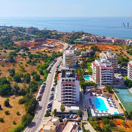With Terrace, Ideal For Couples And Long Portimão